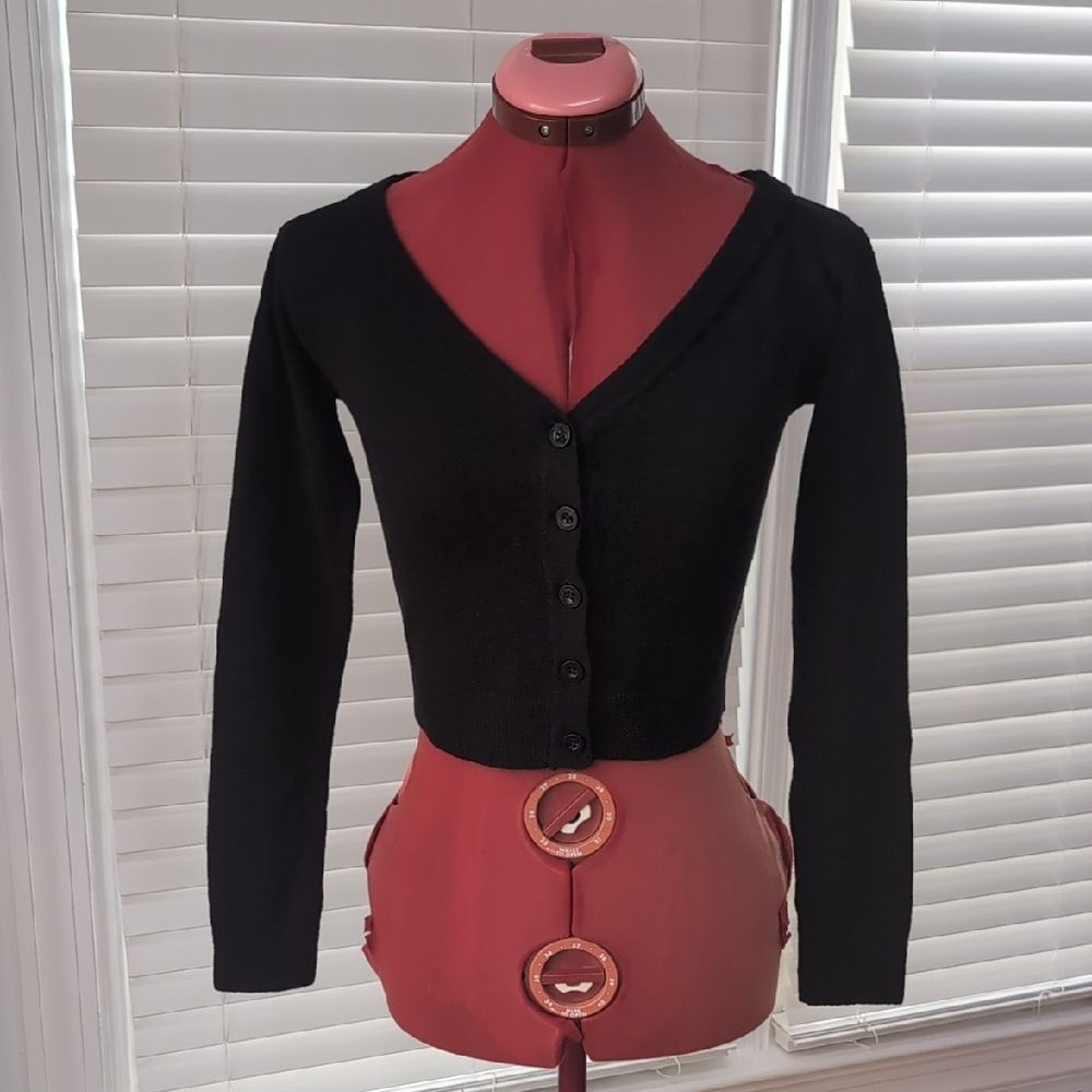 GAP Y2K Black Cropped Cardigan Classic Bella Swan Twilight Goth Whimsigoth